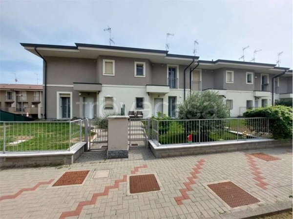 casa indipendente in vendita a Settala in zona Caleppio