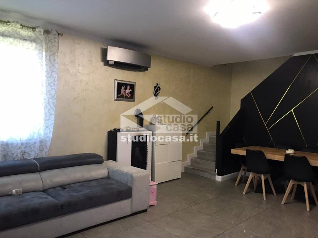 casa indipendente in vendita a Settala in zona Settala