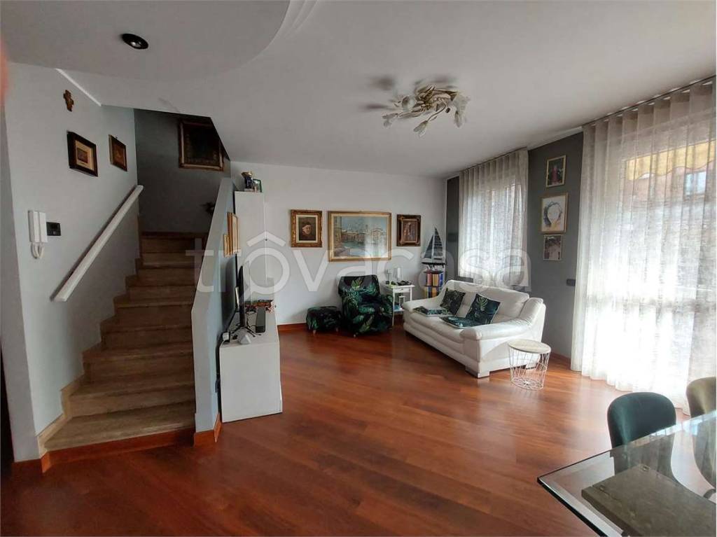casa indipendente in vendita a Settala in zona Settala
