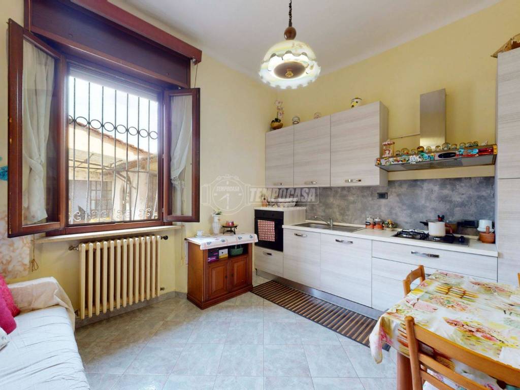 appartamento in vendita a Settimo Milanese in zona Villaggio Cavour