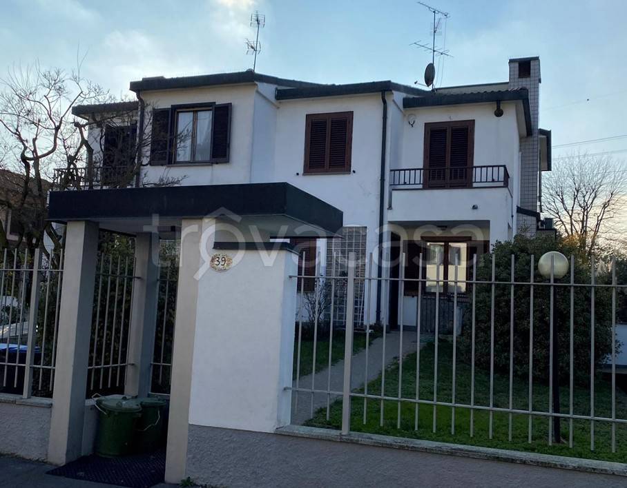casa indipendente in vendita a Settimo Milanese