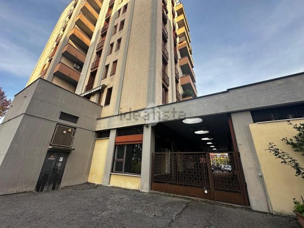 negozio in vendita a Settimo Milanese