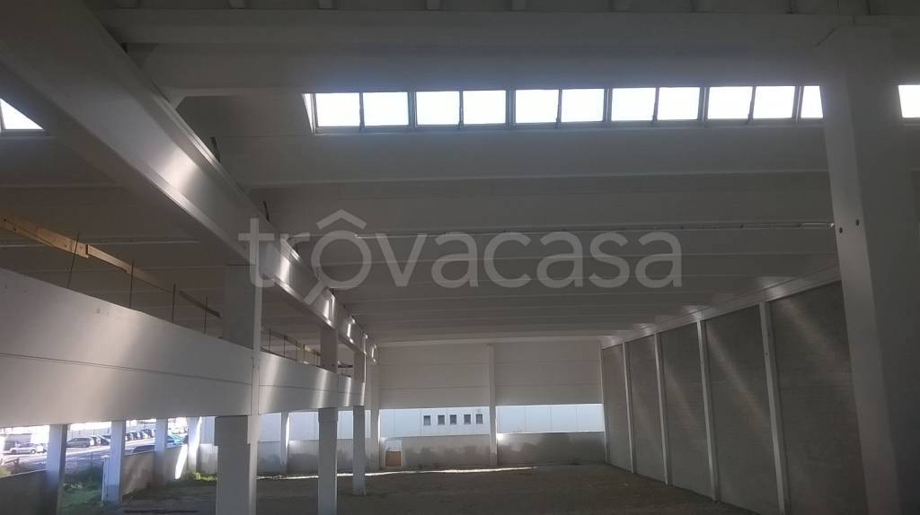 capannone in vendita a Settimo Milanese