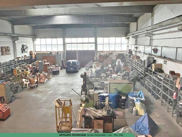 locale commerciale in vendita a Settimo Milanese