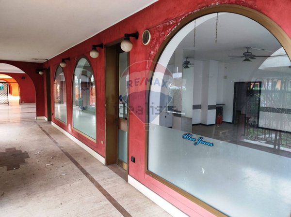 negozio in vendita a Settimo Milanese in zona Vighignolo