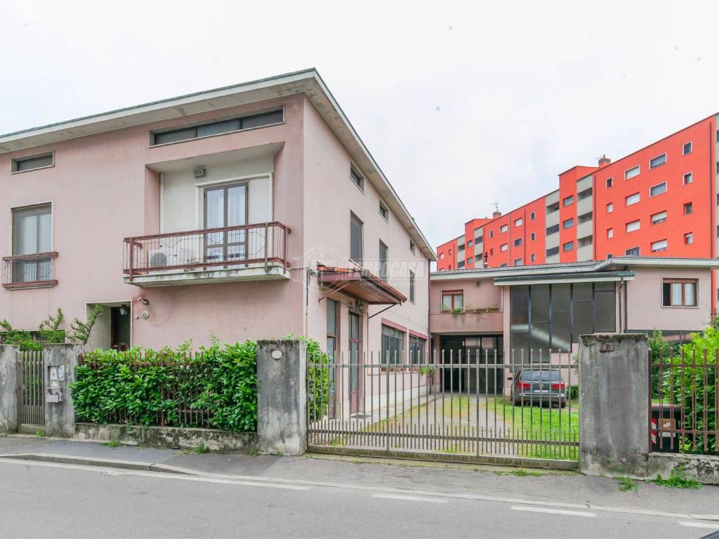 casa indipendente in vendita a Settimo Milanese