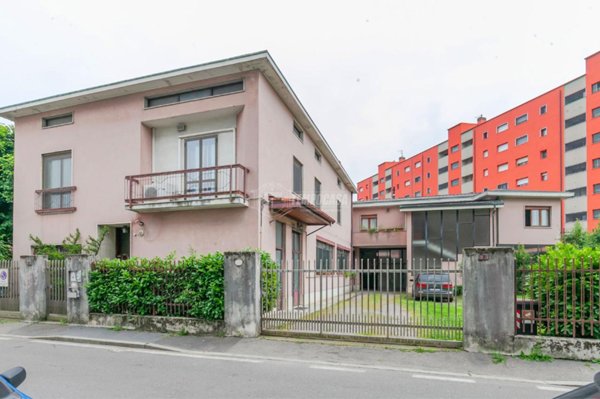 casa indipendente in vendita a Settimo Milanese