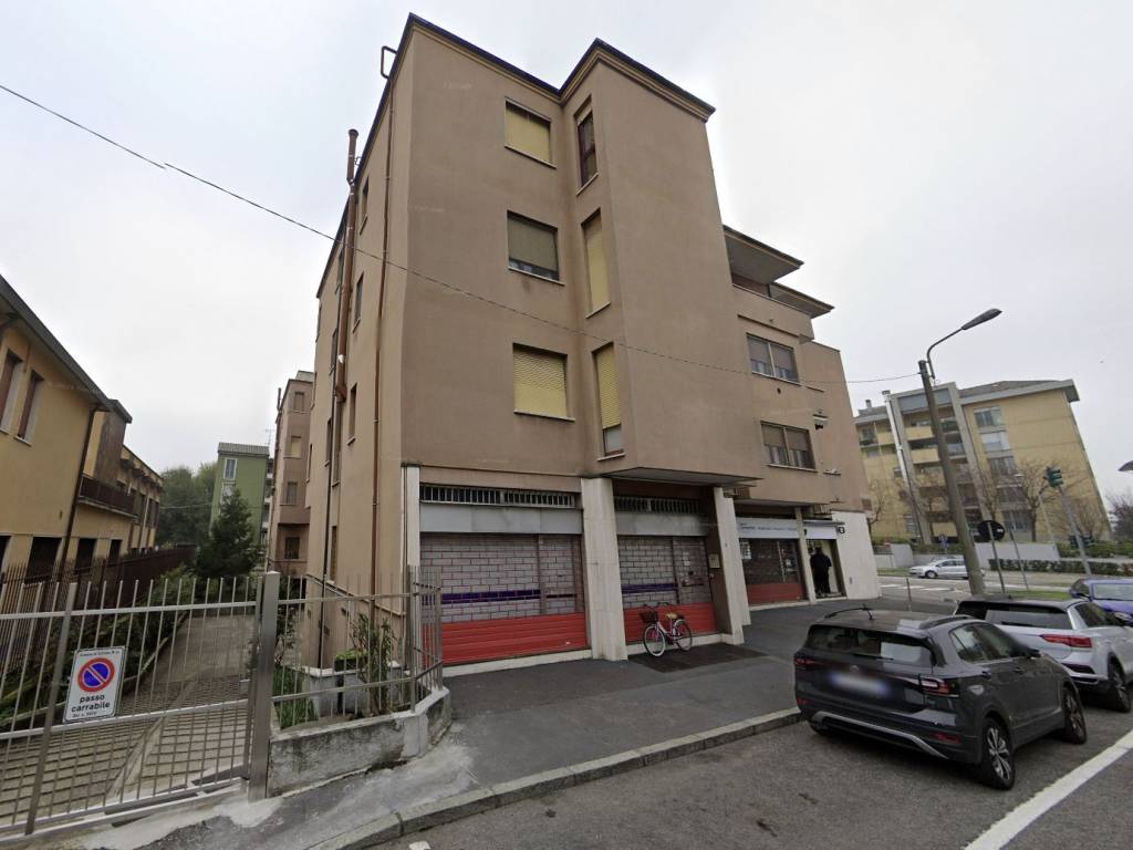 negozio in vendita a Settimo Milanese