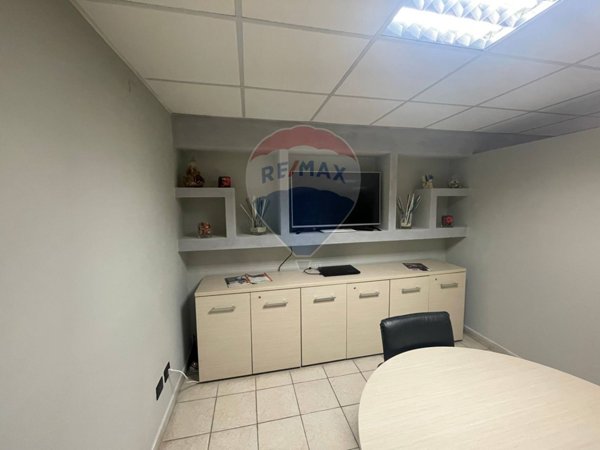 ufficio in vendita a Settimo Milanese