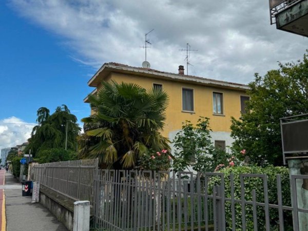 casa indipendente in vendita a Settimo Milanese