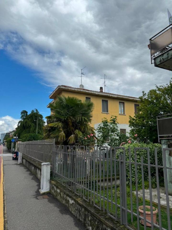 casa indipendente in vendita a Settimo Milanese