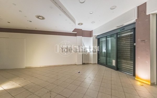 negozio in vendita a Settimo Milanese