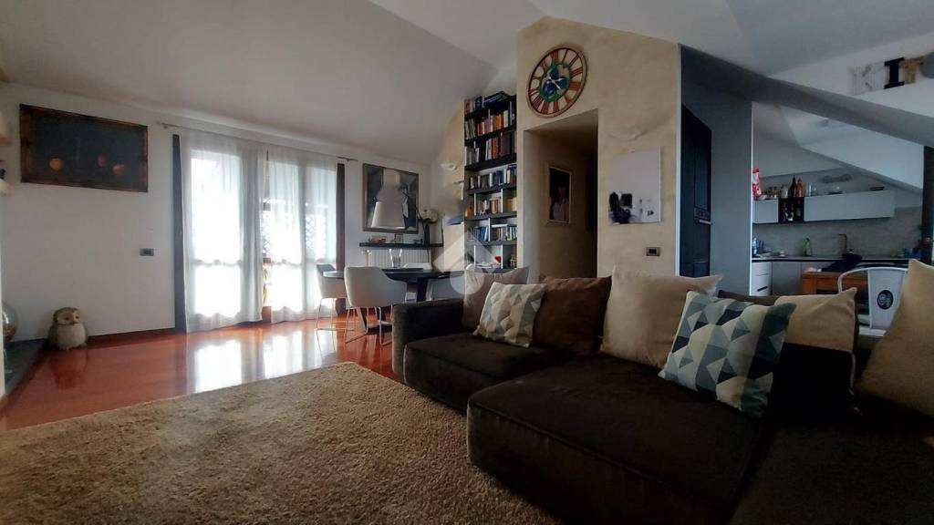 appartamento in vendita a Settimo Milanese in zona Seguro