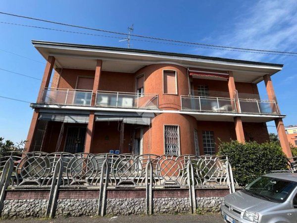 appartamento in vendita a Settimo Milanese in zona Villaggio Cavour