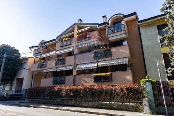 appartamento in vendita a Settimo Milanese in zona Villaggio Cavour
