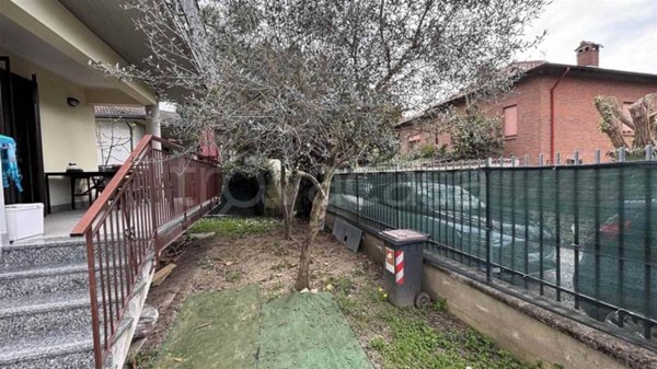 appartamento in vendita a Settimo Milanese in zona Villaggio Cavour