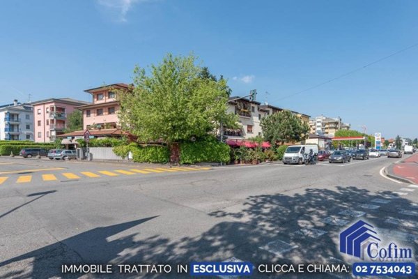 negozio in vendita a Settimo Milanese