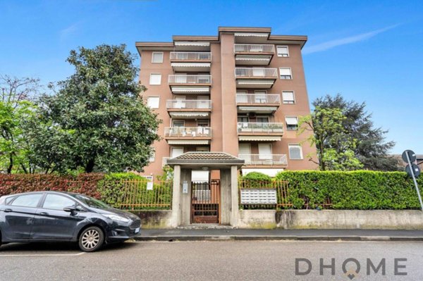 locale di sgombero in vendita a Settimo Milanese in zona Villaggio Cavour