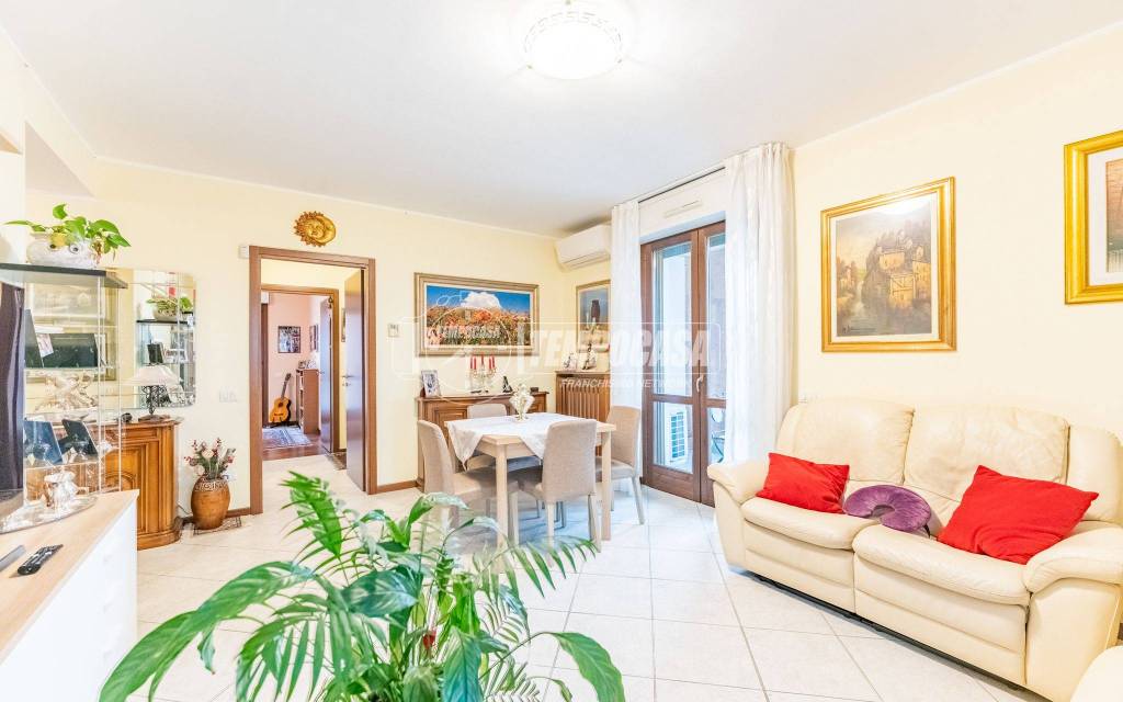 appartamento in vendita a Settimo Milanese in zona Seguro