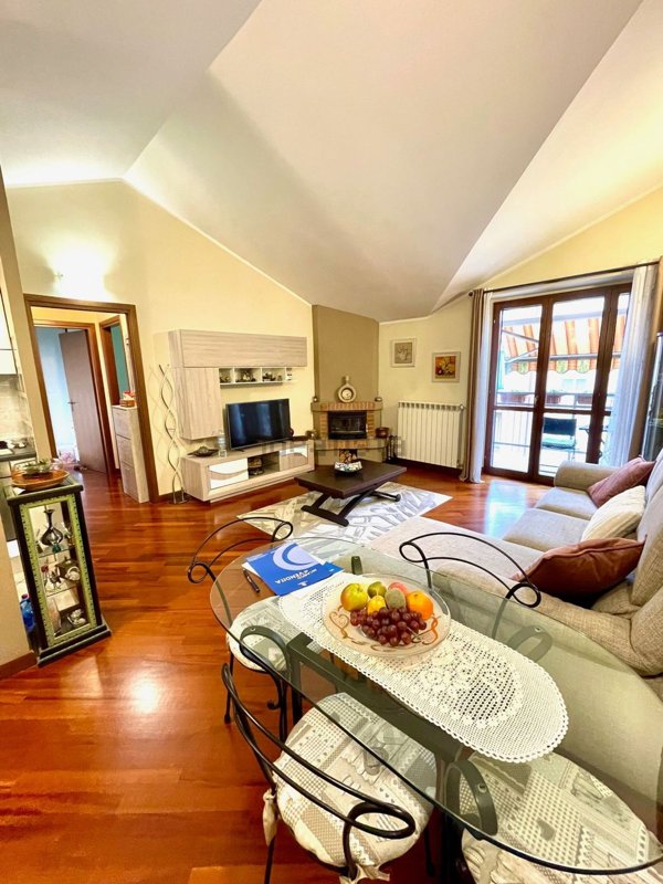 appartamento in vendita a Settimo Milanese in zona Villaggio Cavour