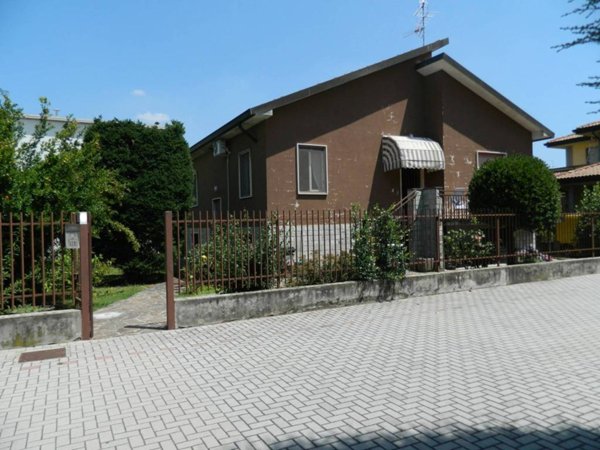casa indipendente in vendita a Settimo Milanese