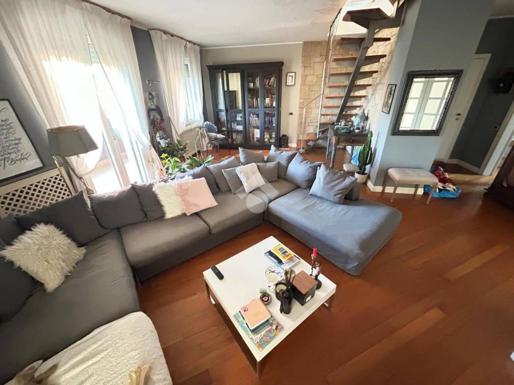 appartamento in vendita a Settimo Milanese in zona Seguro