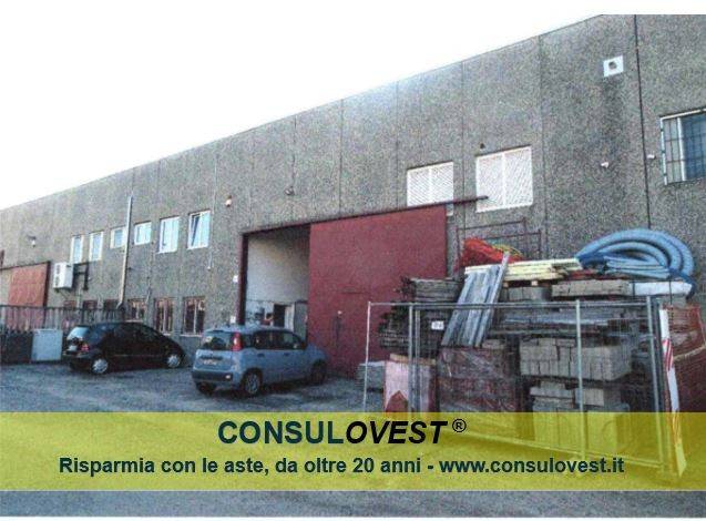 locale commerciale in vendita a Settimo Milanese