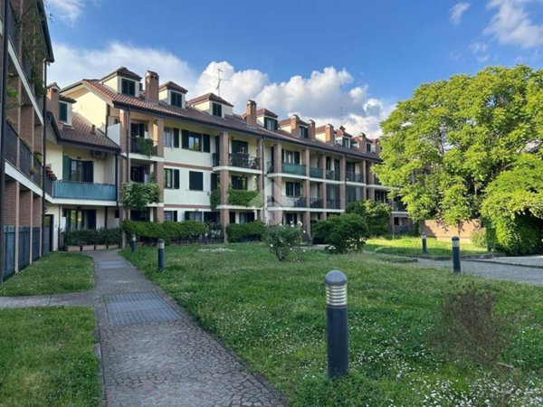 appartamento in vendita a Settimo Milanese in zona Seguro