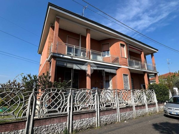 appartamento in vendita a Settimo Milanese in zona Villaggio Cavour