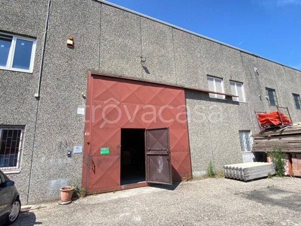 locale commerciale in vendita a Settimo Milanese