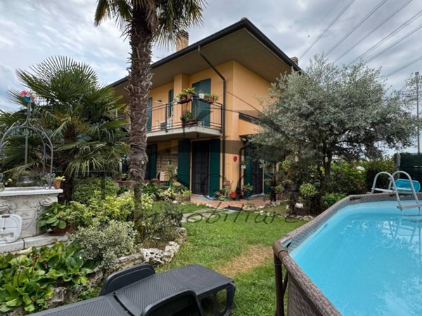 casa indipendente in vendita a Settimo Milanese