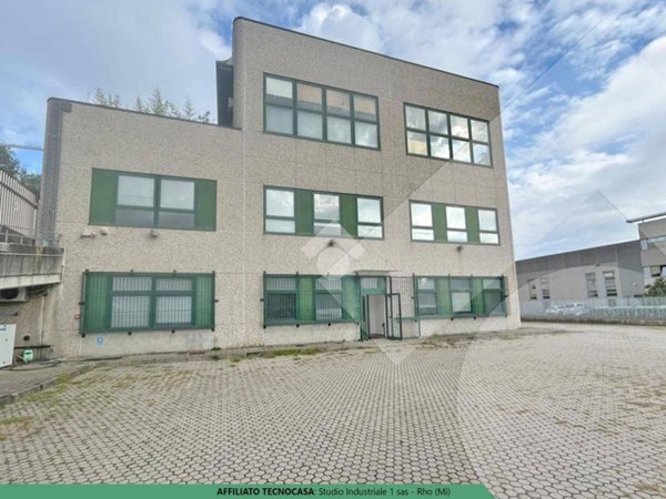 locale commerciale in vendita a Settimo Milanese