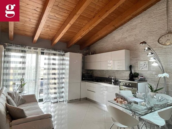 appartamento in vendita a Settimo Milanese in zona Villaggio Cavour