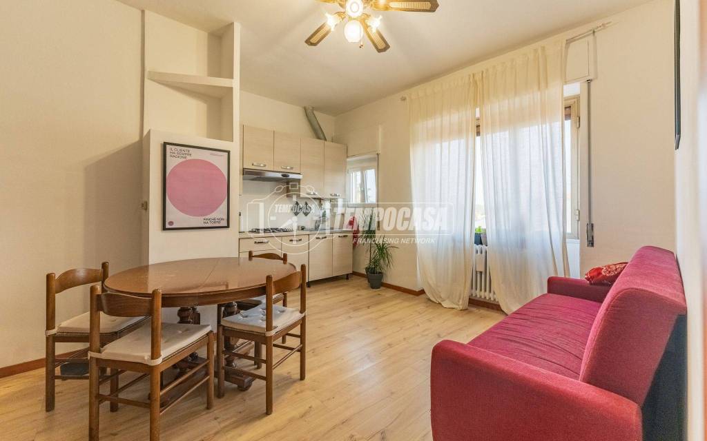 appartamento in vendita a Settimo Milanese in zona Villaggio Cavour