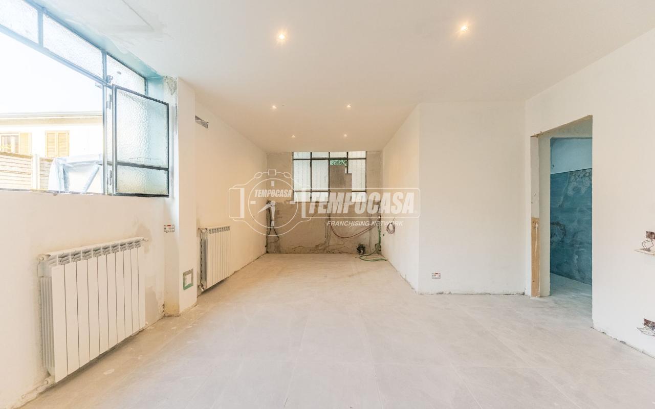 appartamento in vendita a Settimo Milanese in zona Villaggio Cavour