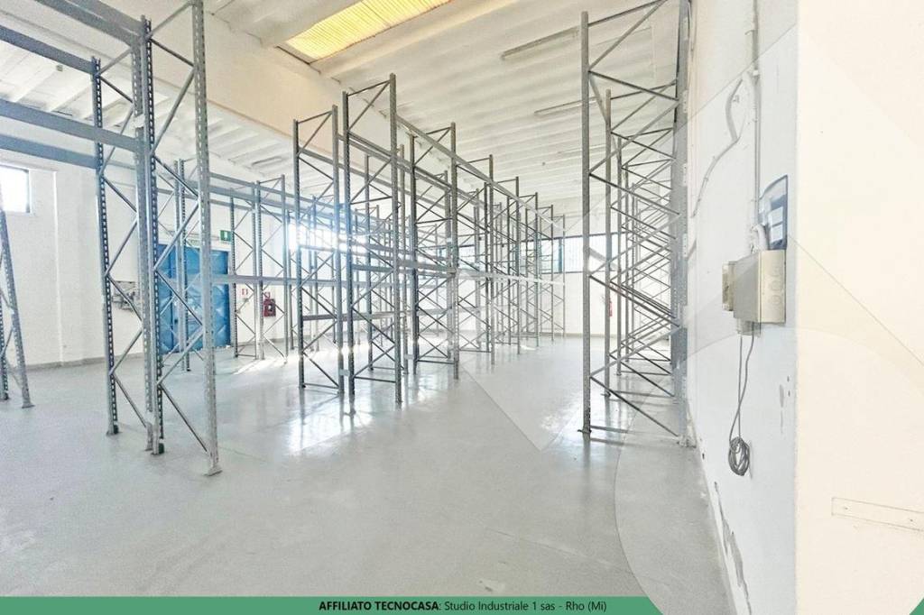 negozio in vendita a Settimo Milanese