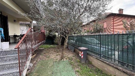 appartamento in vendita a Settimo Milanese in zona Villaggio Cavour