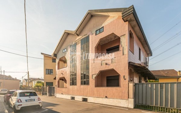 casa indipendente in vendita a Settimo Milanese