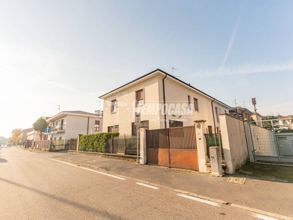 casa indipendente in vendita a Settimo Milanese