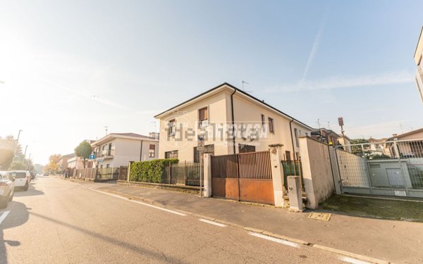 casa indipendente in vendita a Settimo Milanese