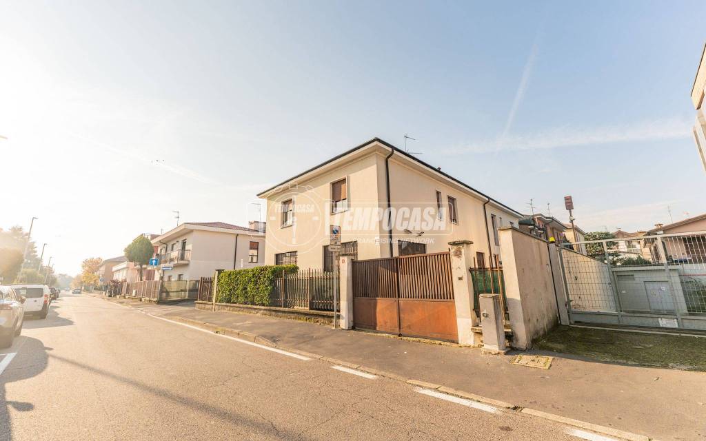 casa indipendente in vendita a Settimo Milanese