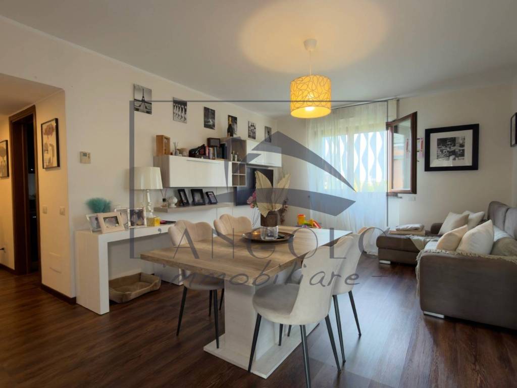 appartamento in vendita a Settimo Milanese in zona Seguro