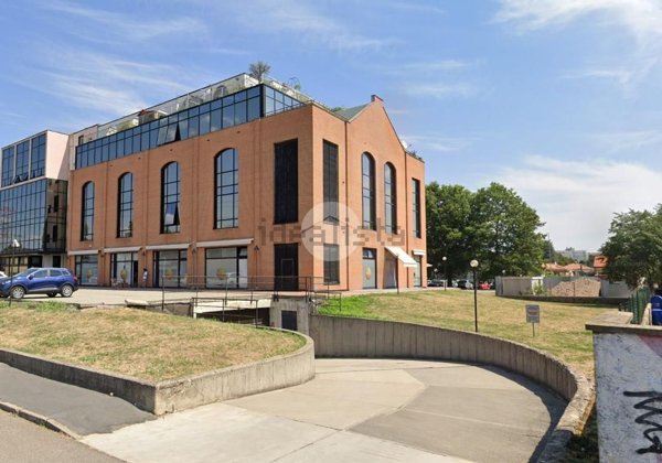 locale di sgombero in vendita a Settimo Milanese