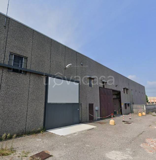 locale commerciale in vendita a Settimo Milanese