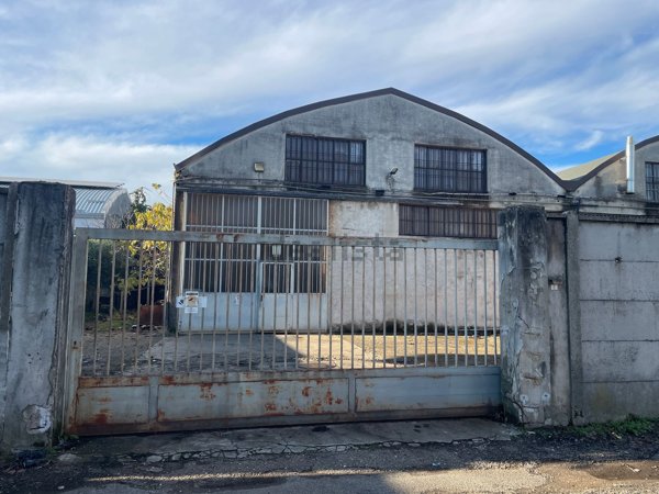 capannone in vendita a Settimo Milanese