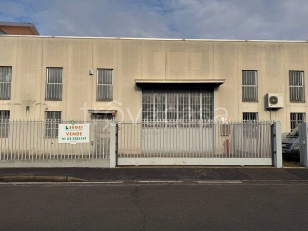 locale commerciale in vendita a Settimo Milanese