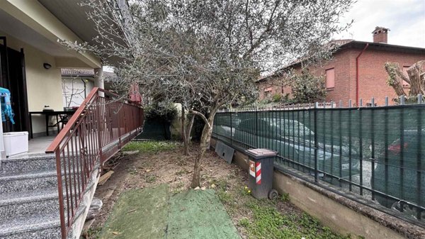 appartamento in vendita a Settimo Milanese in zona Villaggio Cavour