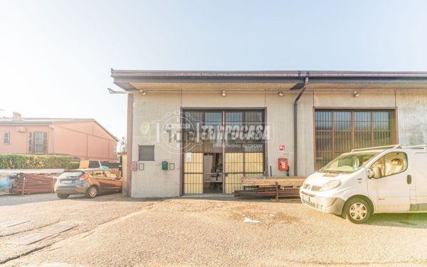 capannone in vendita a Settimo Milanese in zona Vighignolo