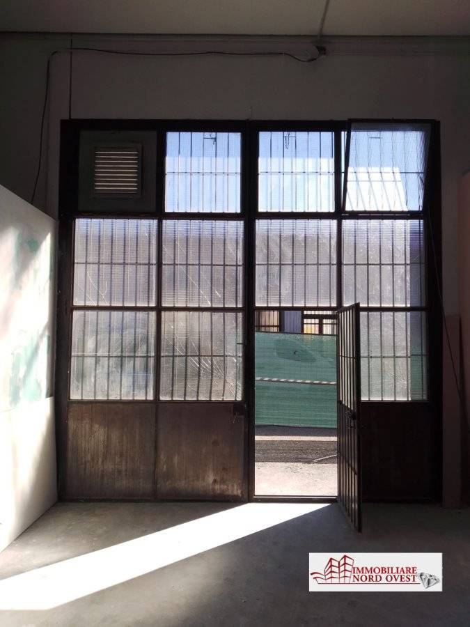 capannone in vendita a Settimo Milanese
