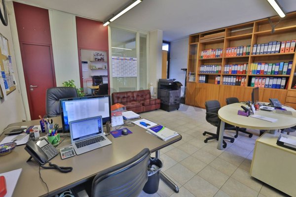 ufficio in vendita a Settimo Milanese